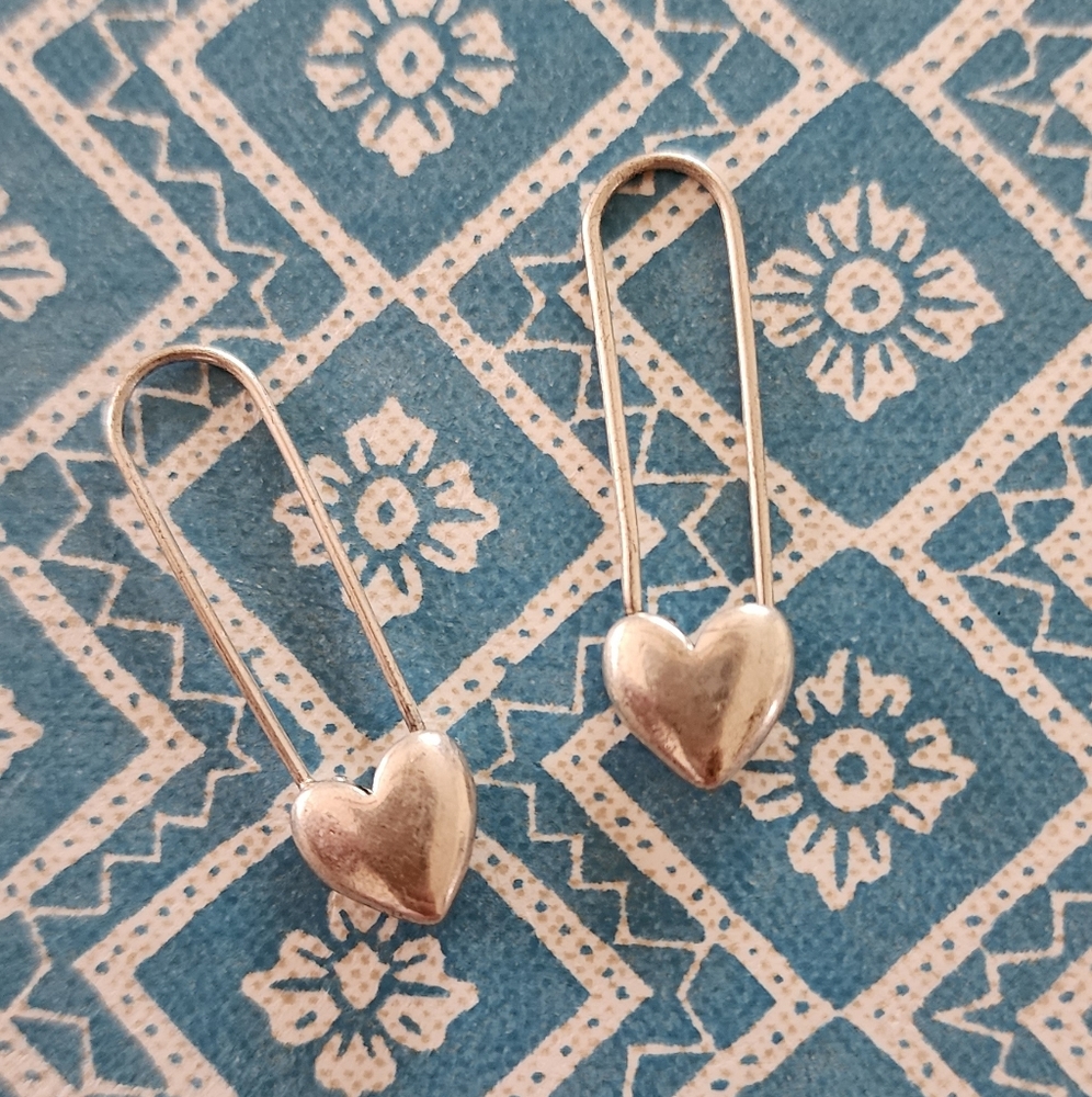 Silver paperclip heart drop earrings